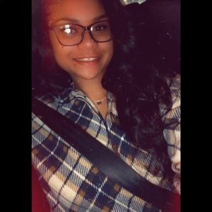 Meet your Posher, Danae